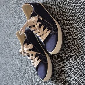 Taos Star Denim Blue Canvas Low Top Lace Up Sneaker Shoes Size 8.5